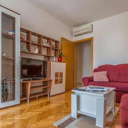 Apartments And Rooms Happiness Tučepi المظهر الخارجي الصورة
